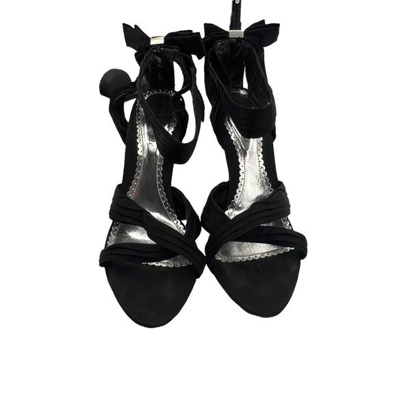 Torta Caliente Black Strappy Pointed Toe Bow Sandals Size 11 Women's - Picture 3 of 9